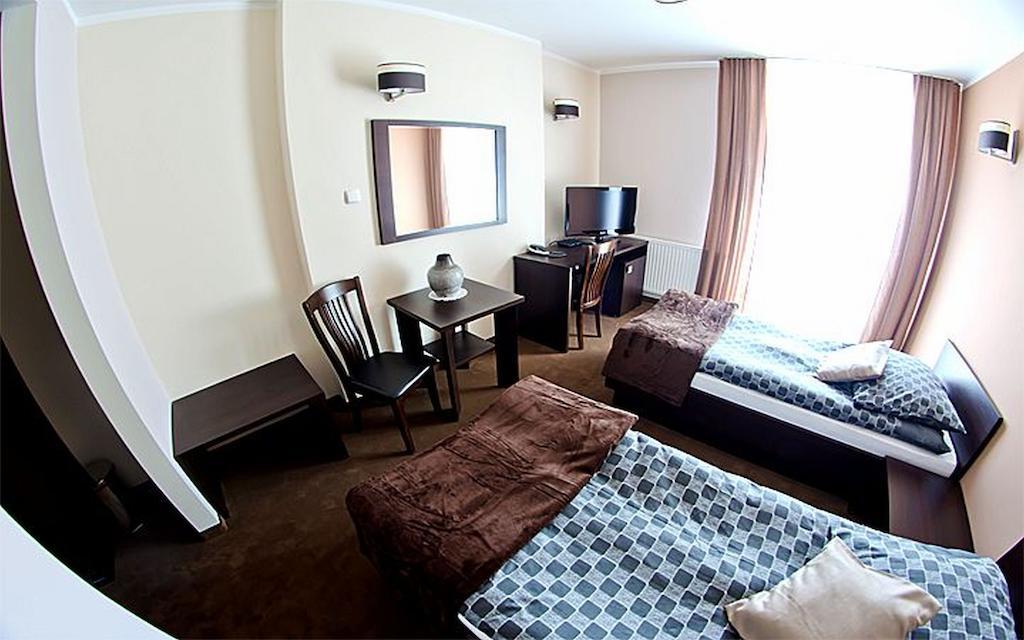Bed and Breakfast Willa Tanona à Białystok Extérieur photo