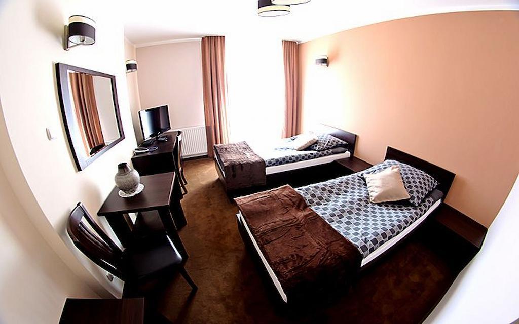 Bed and Breakfast Willa Tanona à Białystok Extérieur photo